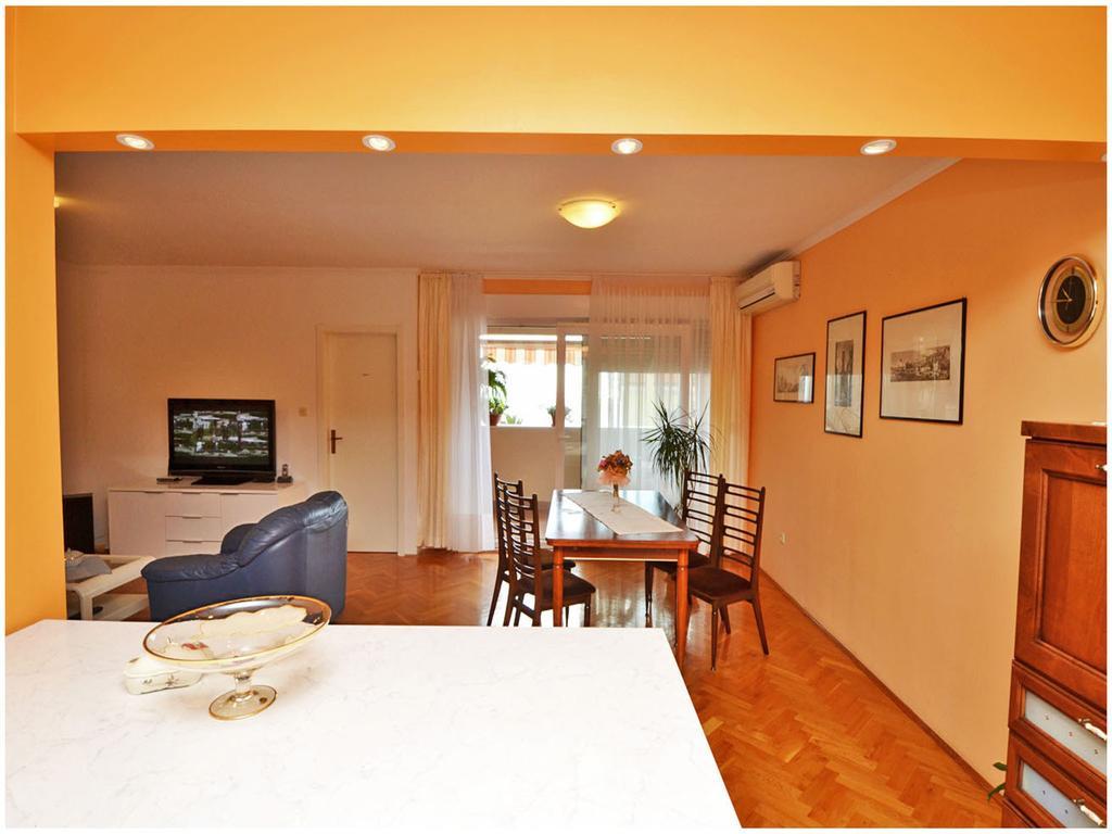 Apartment Laura بودْسْتغانا الغرفة الصورة